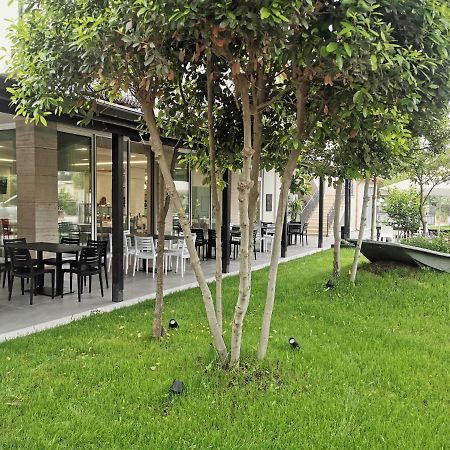 Hotel Pelikan Divjake Exterior photo