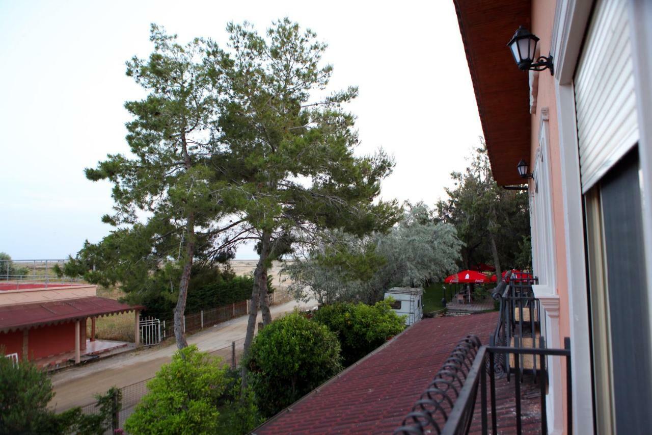 Hotel Pelikan Divjake Exterior photo